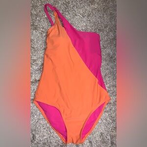 Lands end one piece one shoulder swimsuit size Small 6/8 NWT